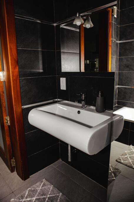 Seafront Two Bedroom Apartment Saint Julian's Luaran gambar