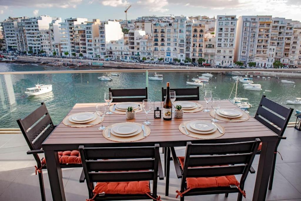 Seafront Two Bedroom Apartment Saint Julian's Luaran gambar