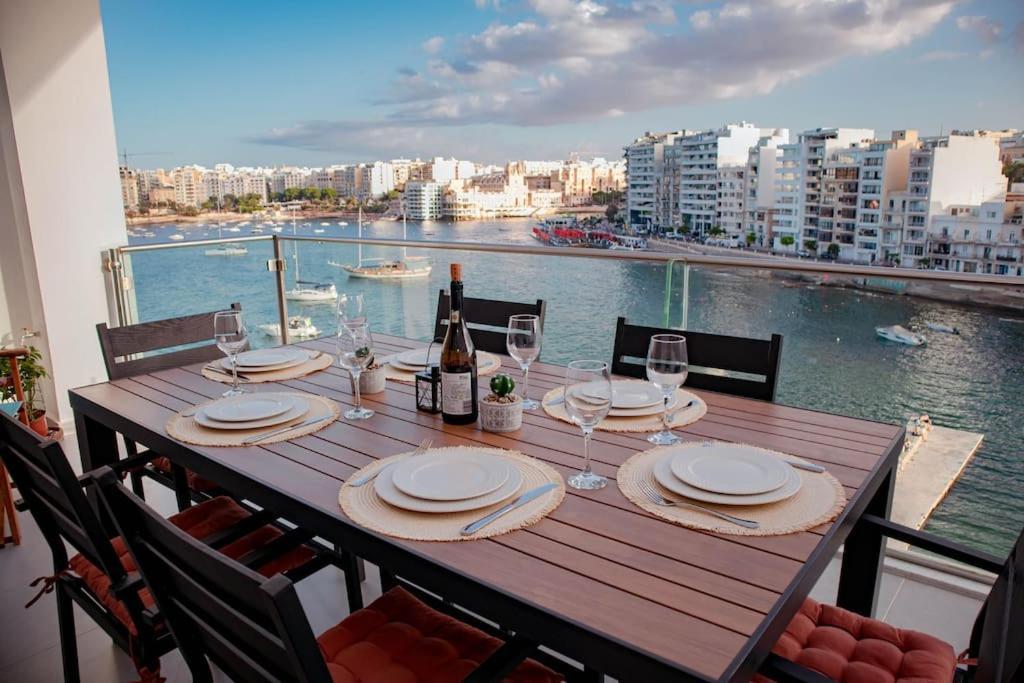 Seafront Two Bedroom Apartment Saint Julian's Luaran gambar