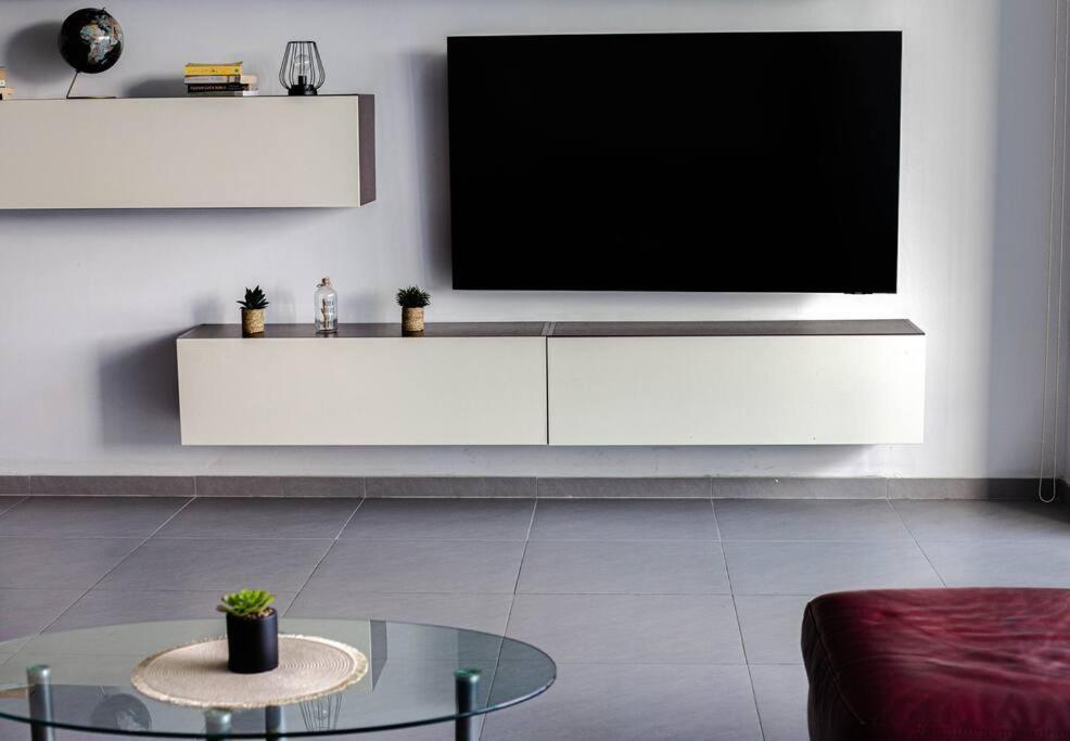 Seafront Two Bedroom Apartment Saint Julian's Luaran gambar